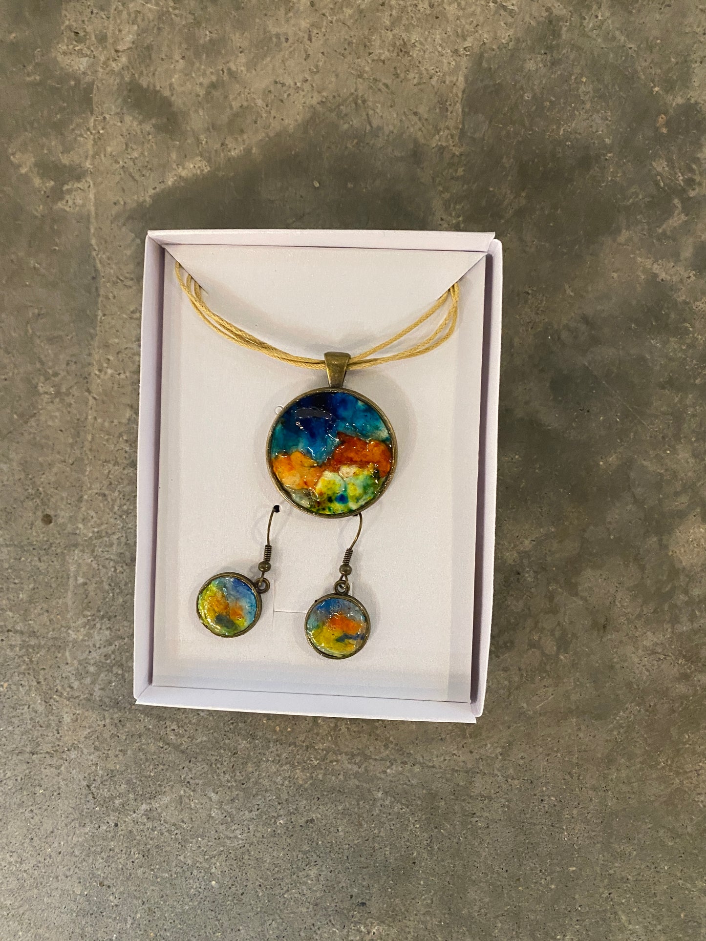 Paper Pulp Pendant Set