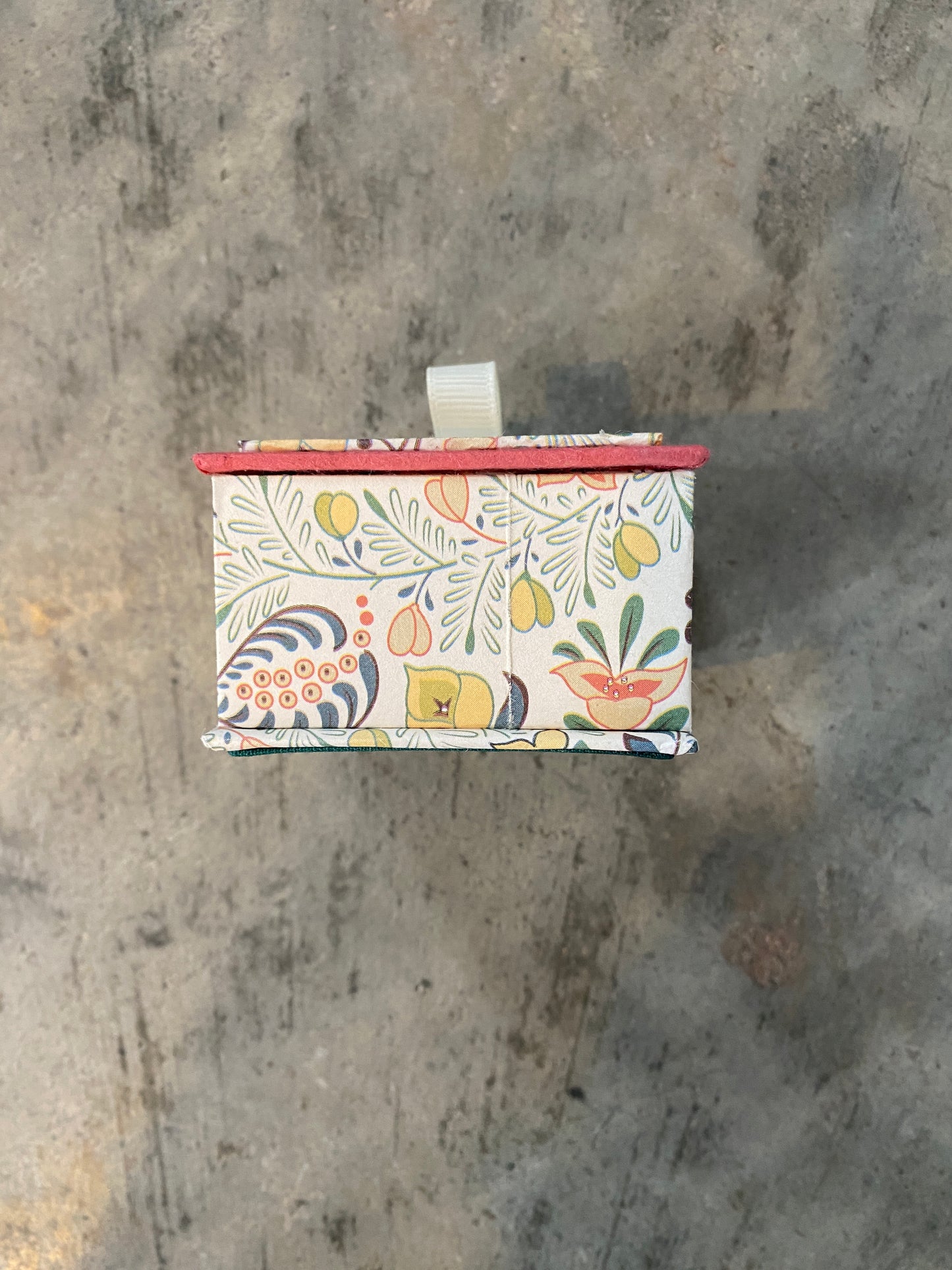 Little Flowered Box with Ribbon Handle