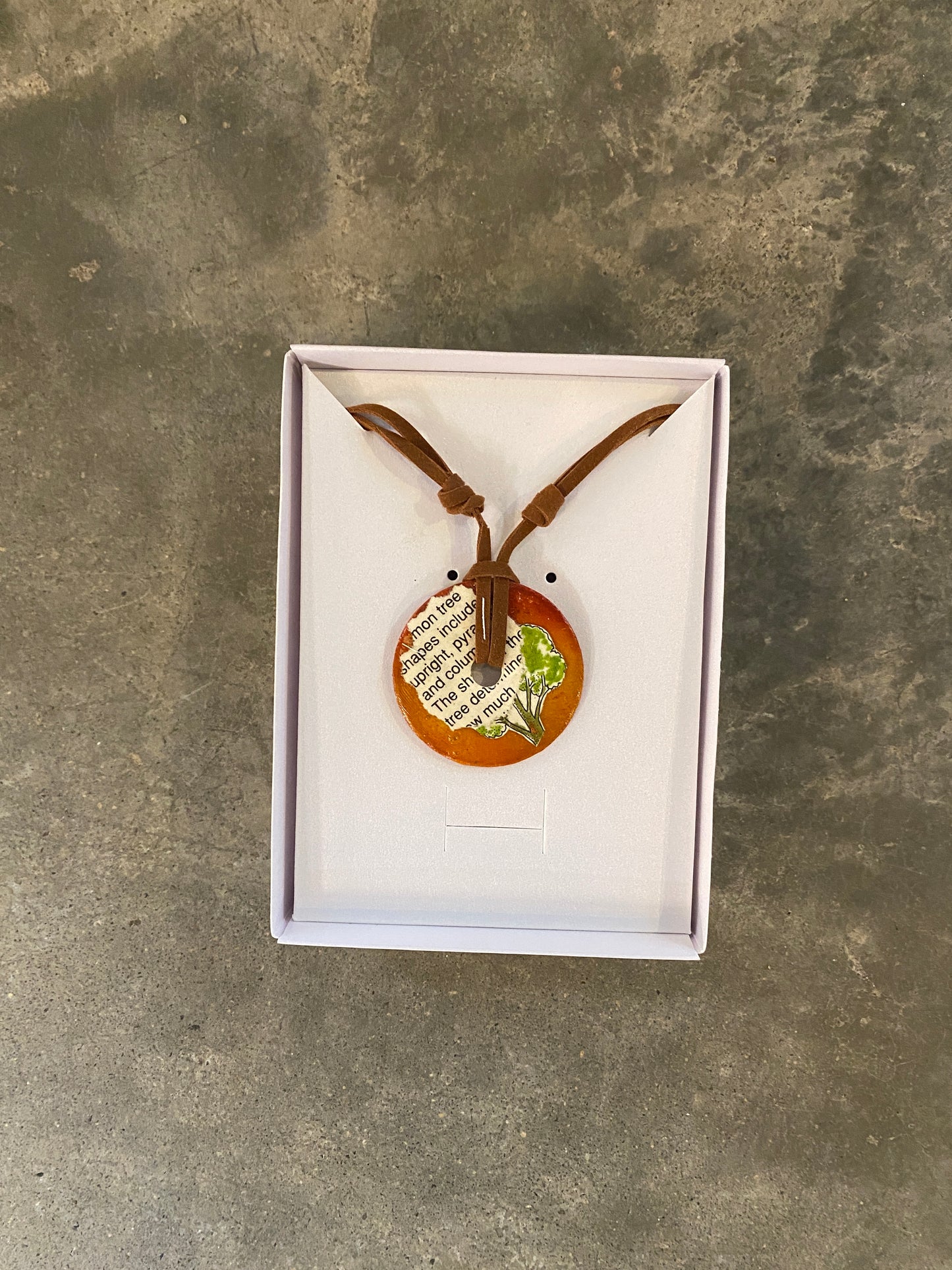 Metal Washer with Paper Pendant (Assorted)