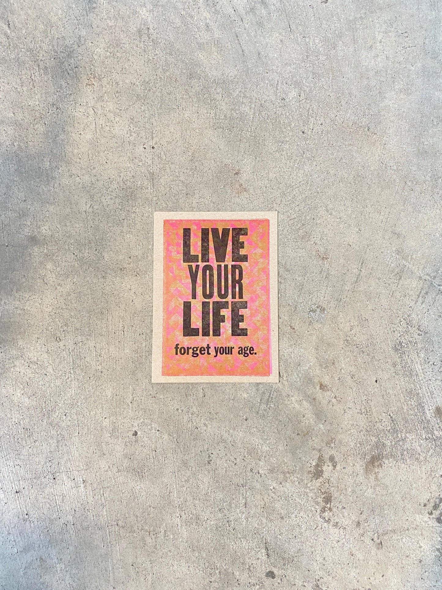 APK Small Prints LIVE YOUR LIFE